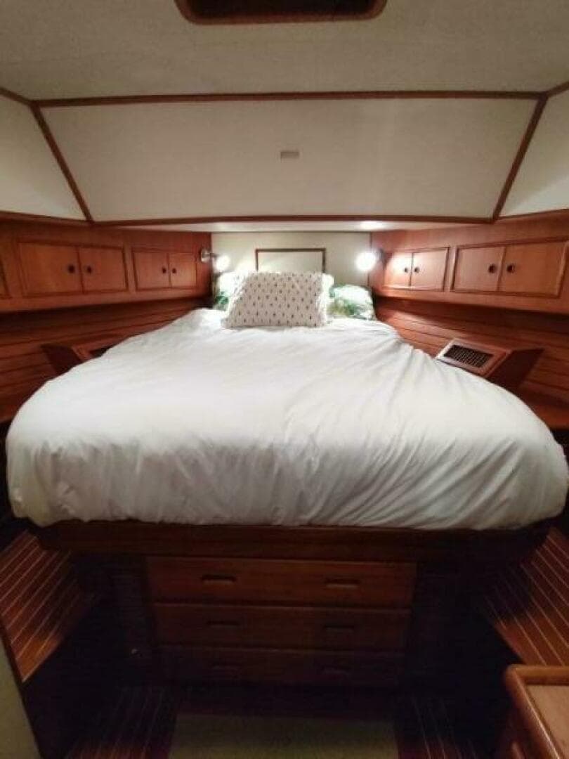 1996 Grand Banks Eastbay 40 Flybridge