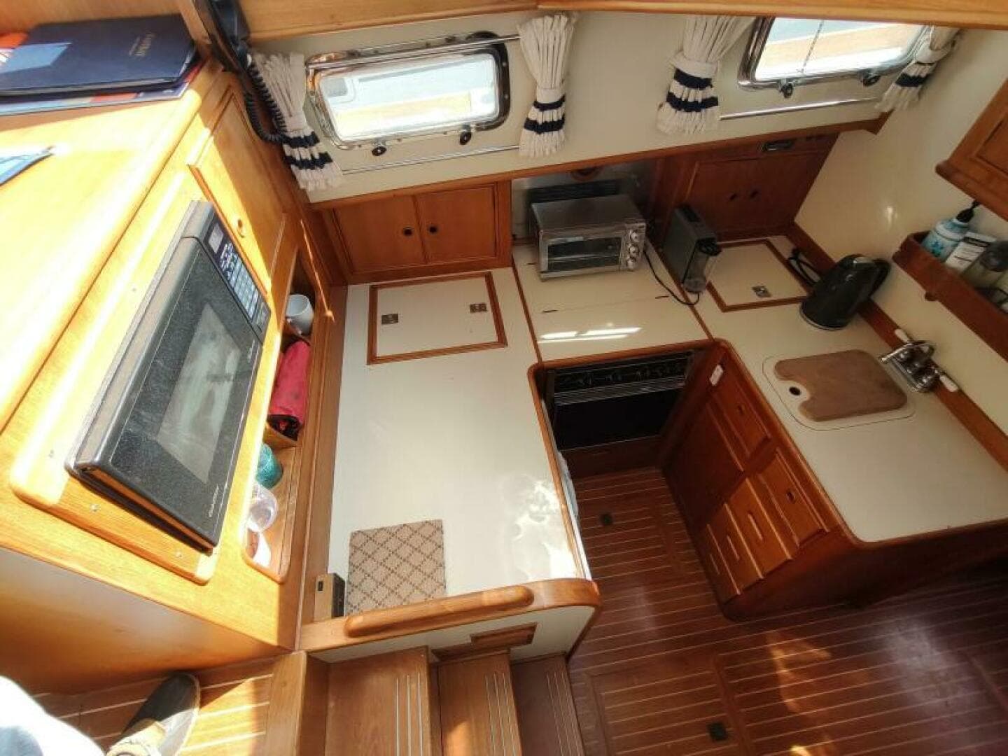 1996 Grand Banks Eastbay 40 Flybridge