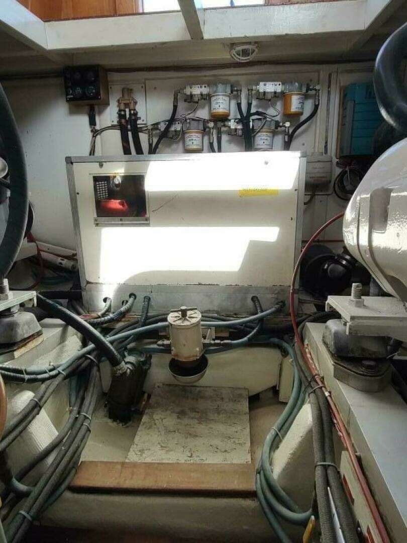 1996 Grand Banks Eastbay 40 Flybridge
