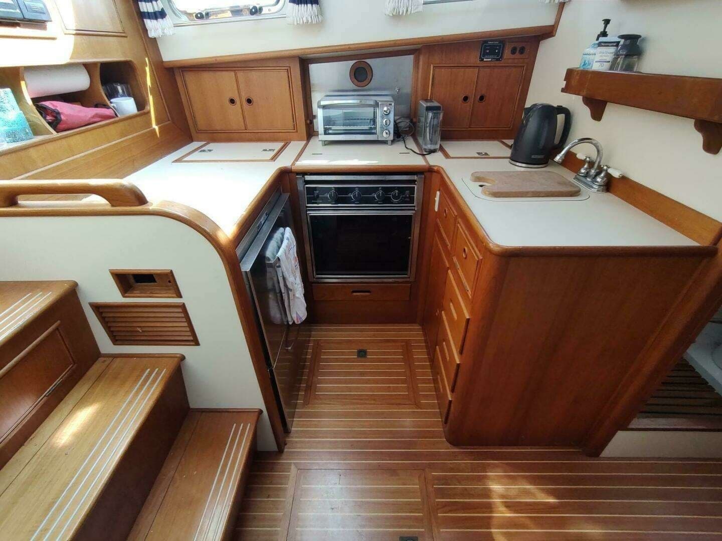 1996 Grand Banks Eastbay 40 Flybridge