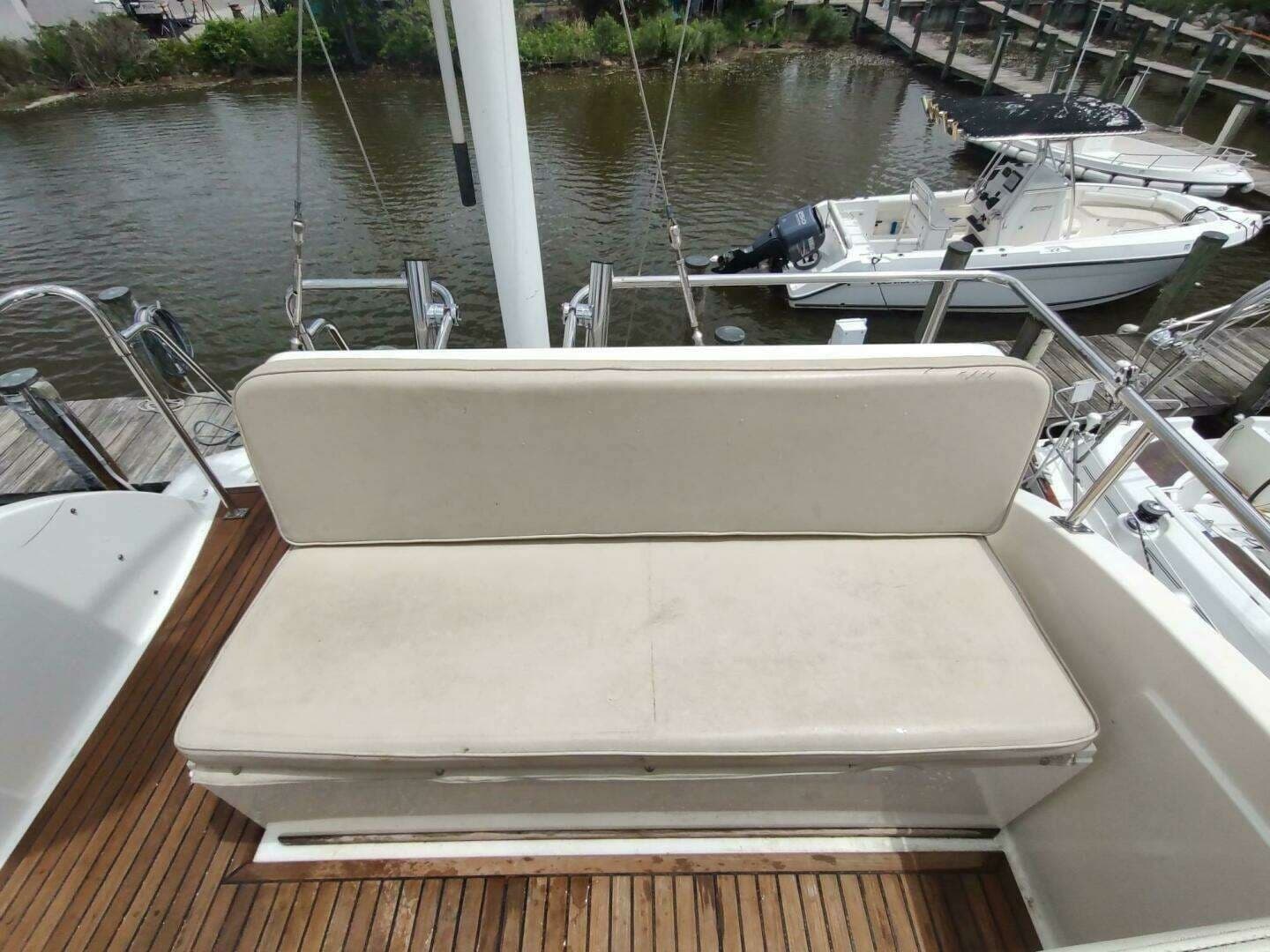 1996 Grand Banks Eastbay 40 Flybridge