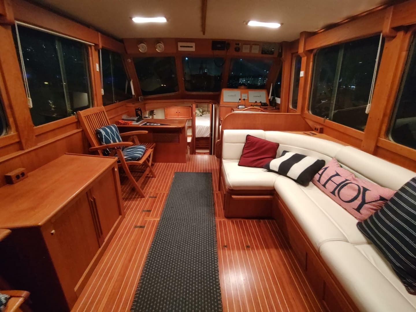 1996 Grand Banks Eastbay 40 Flybridge