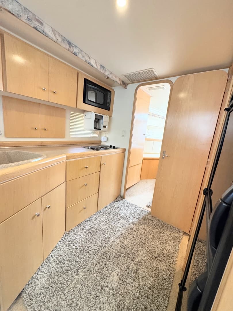 1998 Carver 35 Mariner