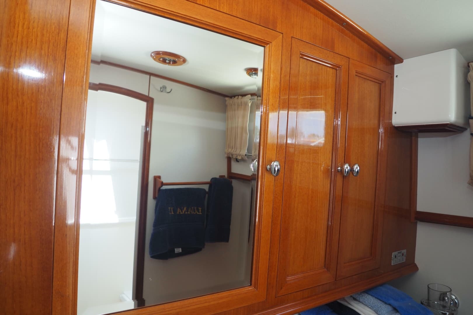 2006 Grand Banks 47 Eastbay Fly Bridge