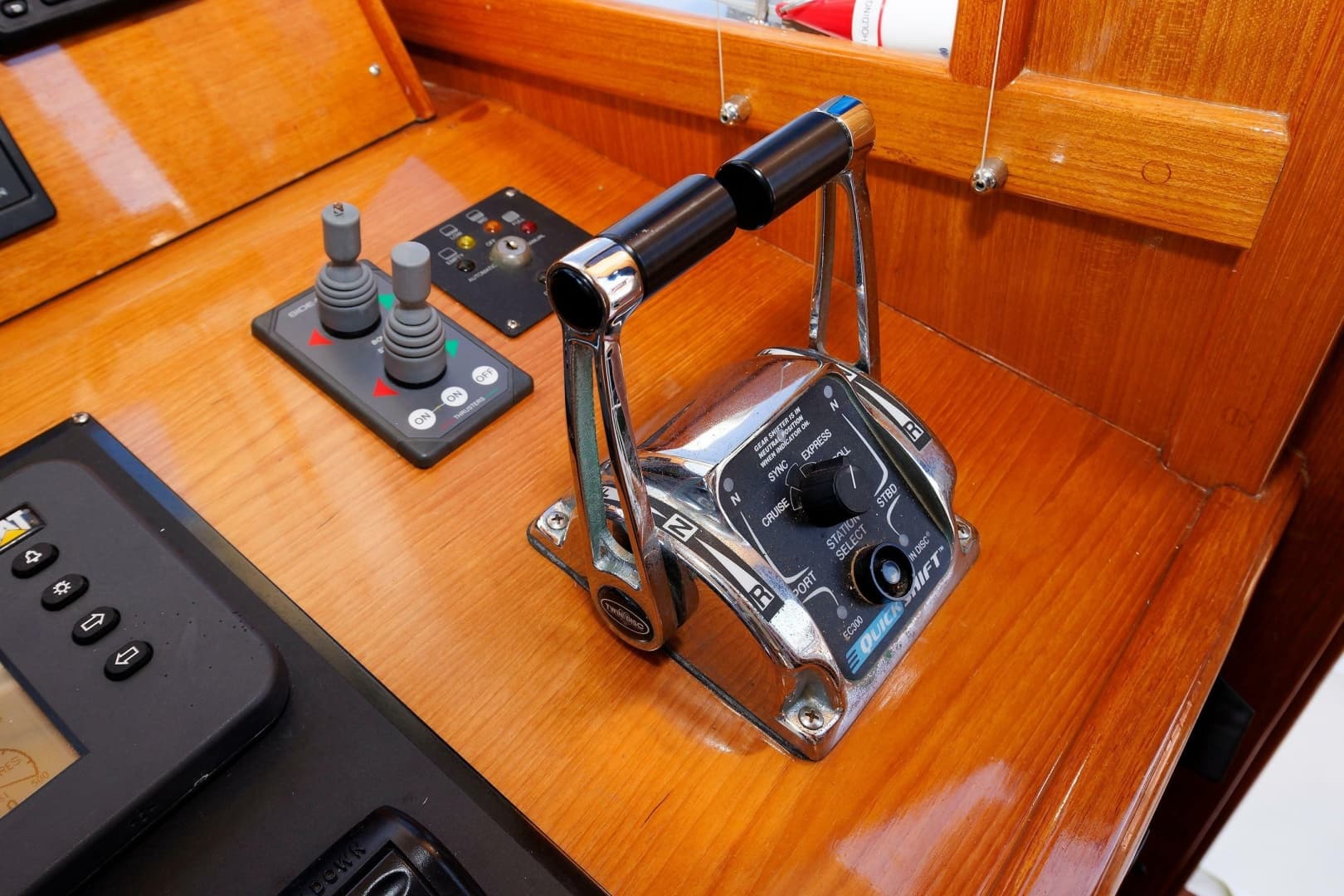 2006 Grand Banks 47 Eastbay Fly Bridge
