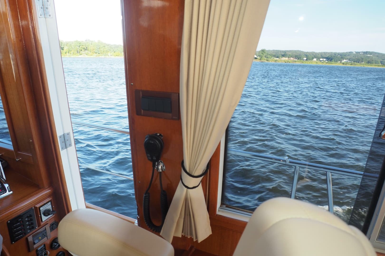 2006 Grand Banks 47 Eastbay Fly Bridge