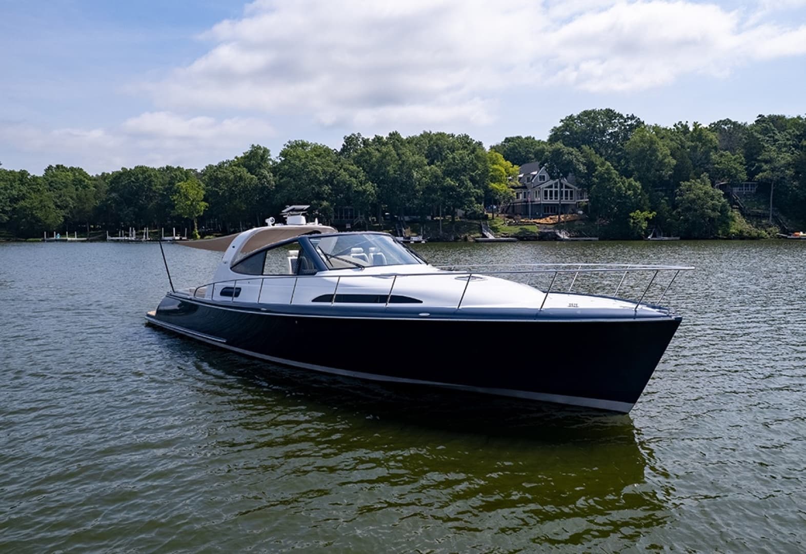 Stbd bow profile
