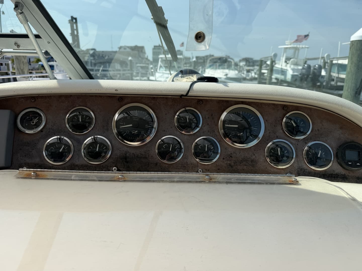 1997 Sea Ray Sundancer 330