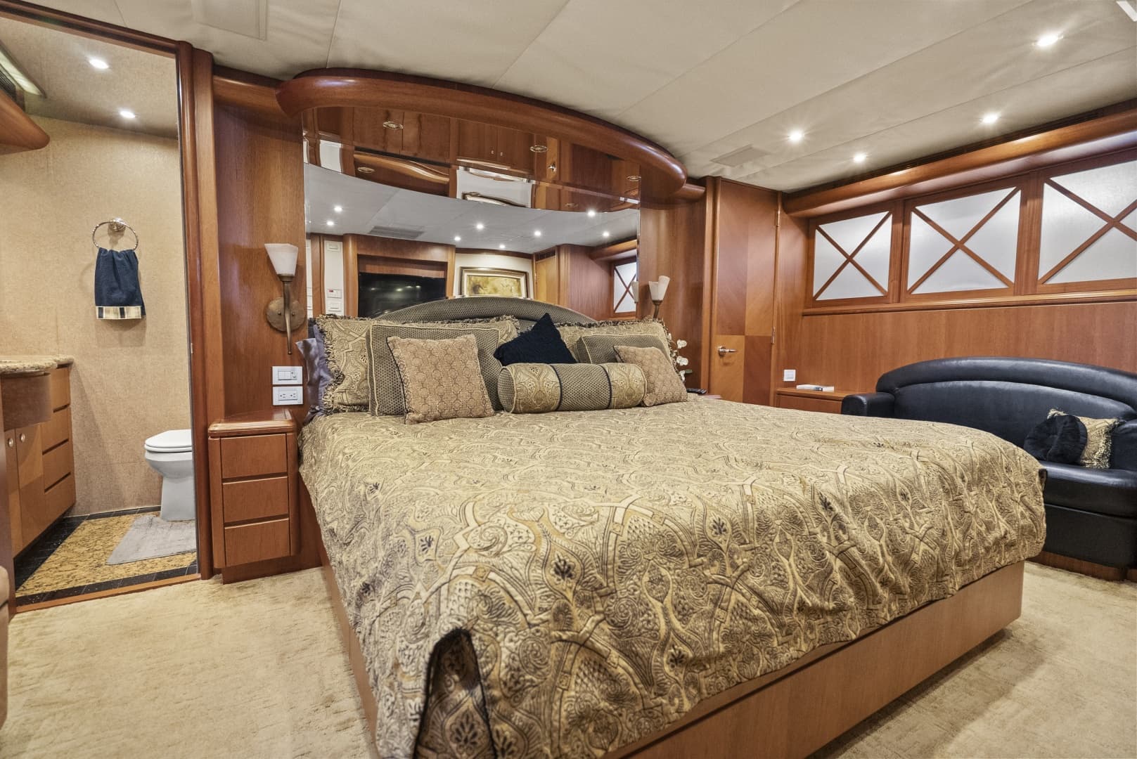 2004 Cheoy Lee Flybridge
