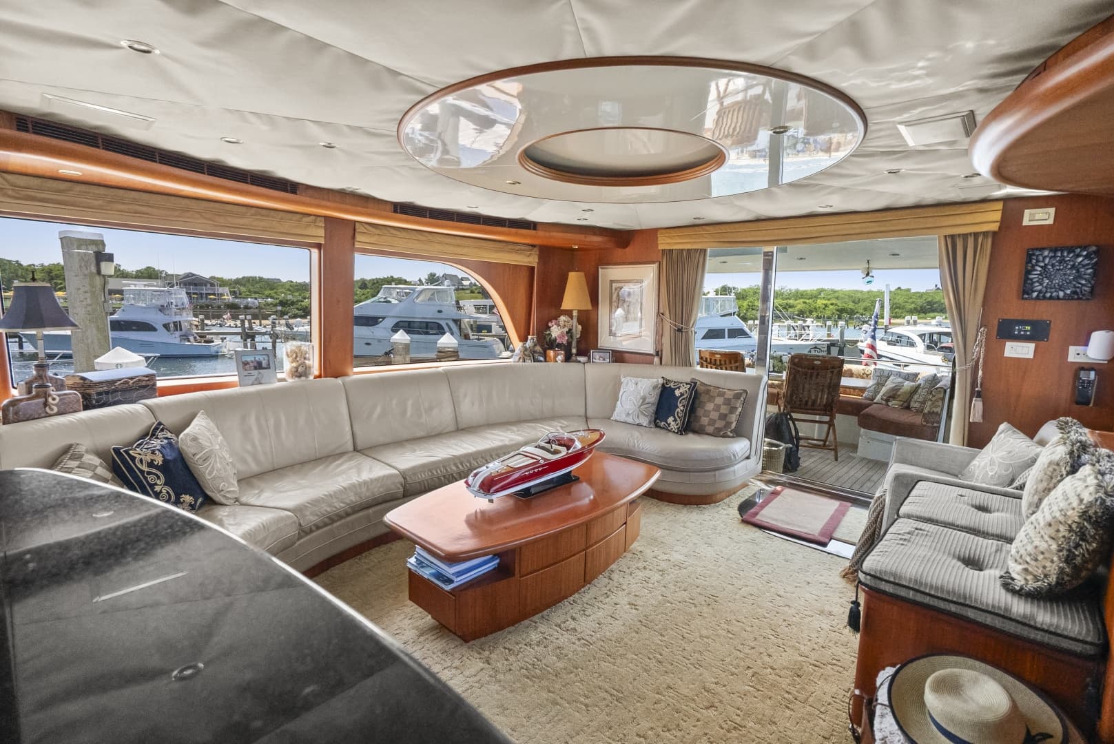2004 Cheoy Lee Flybridge