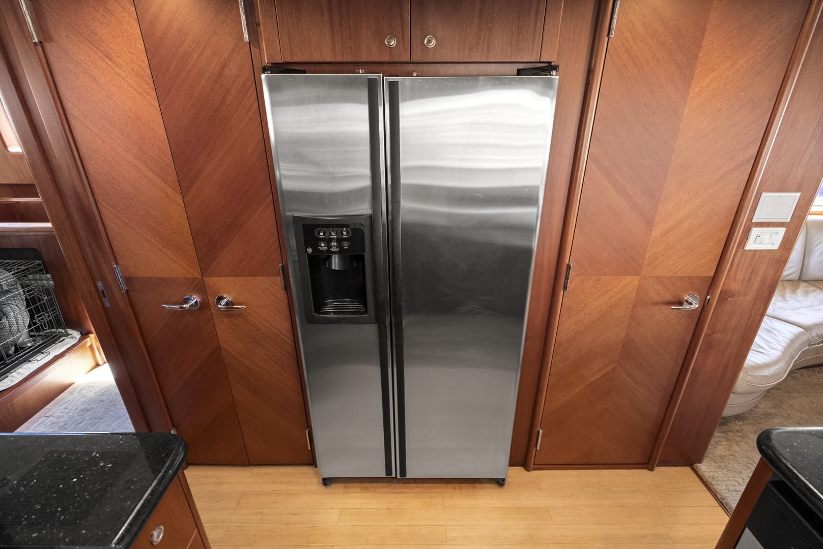 2004 Cheoy Lee Flybridge