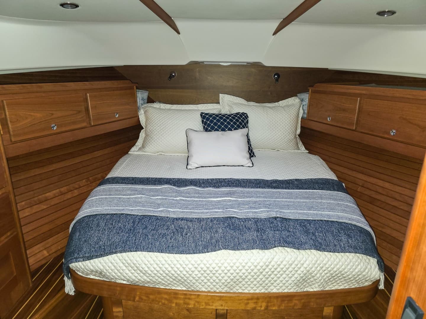 2025 Sabre 43 Salon Express