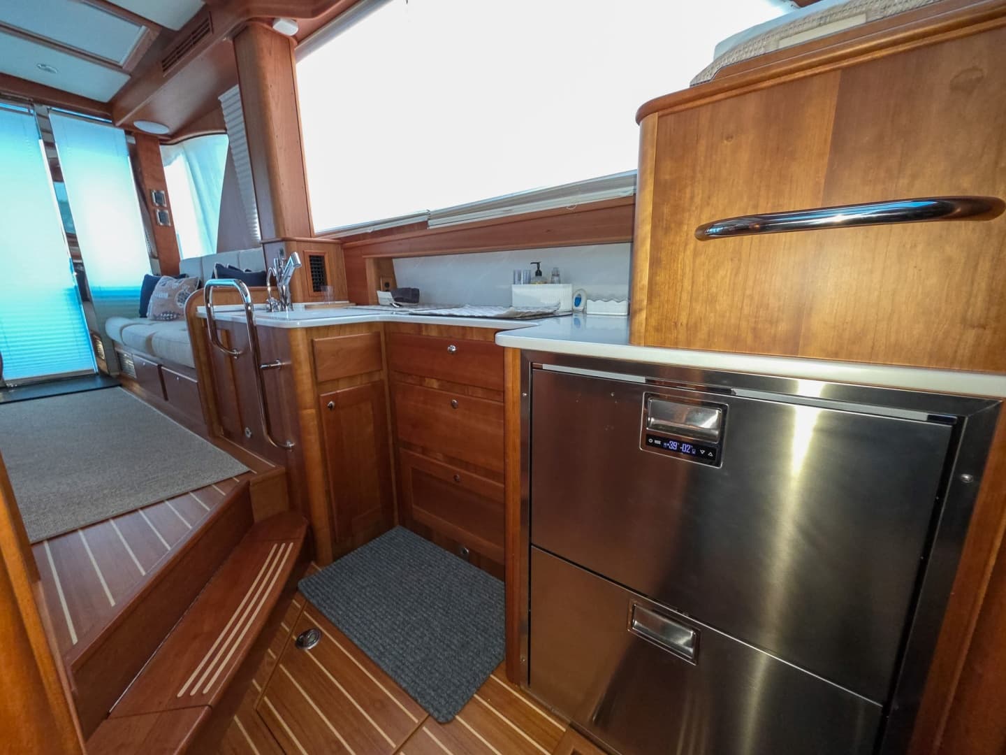 2025 Sabre 43 Salon Express