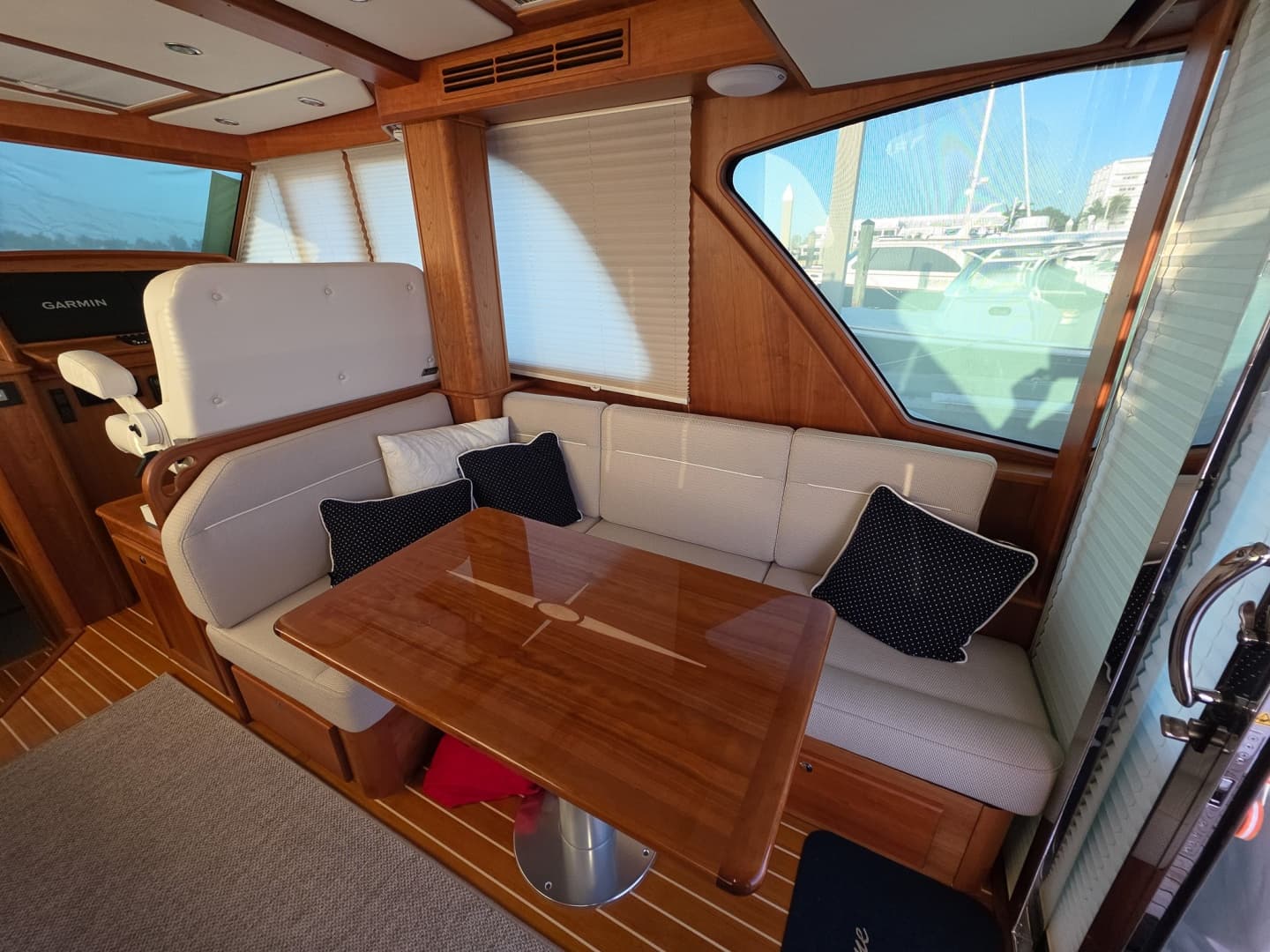 2025 Sabre 43 Salon Express