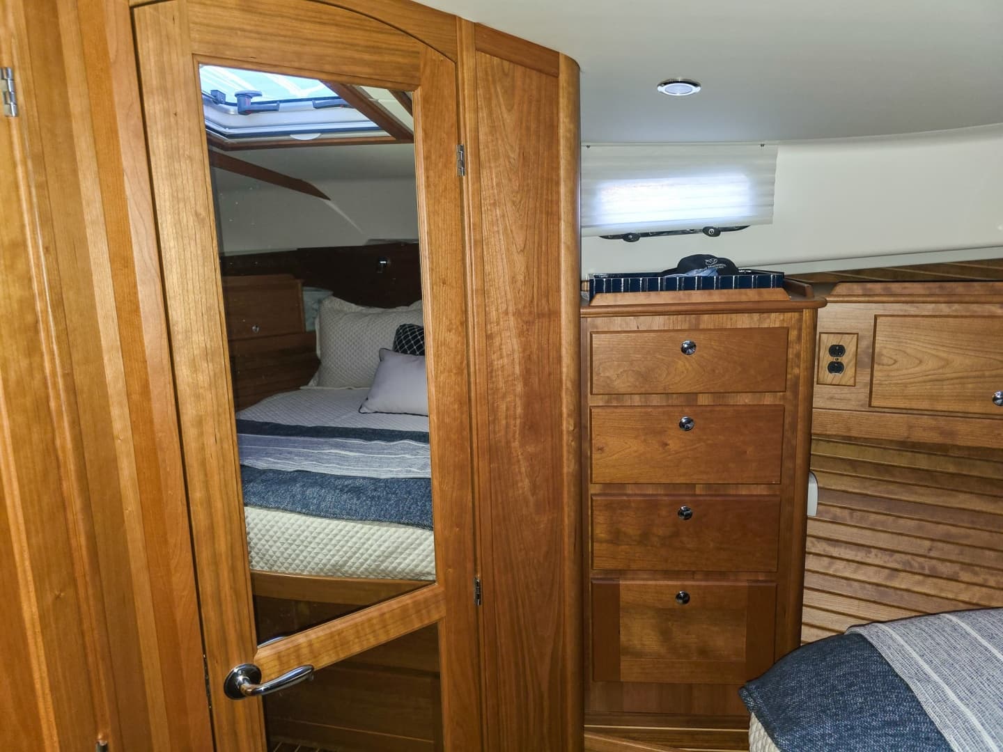 2025 Sabre 43 Salon Express