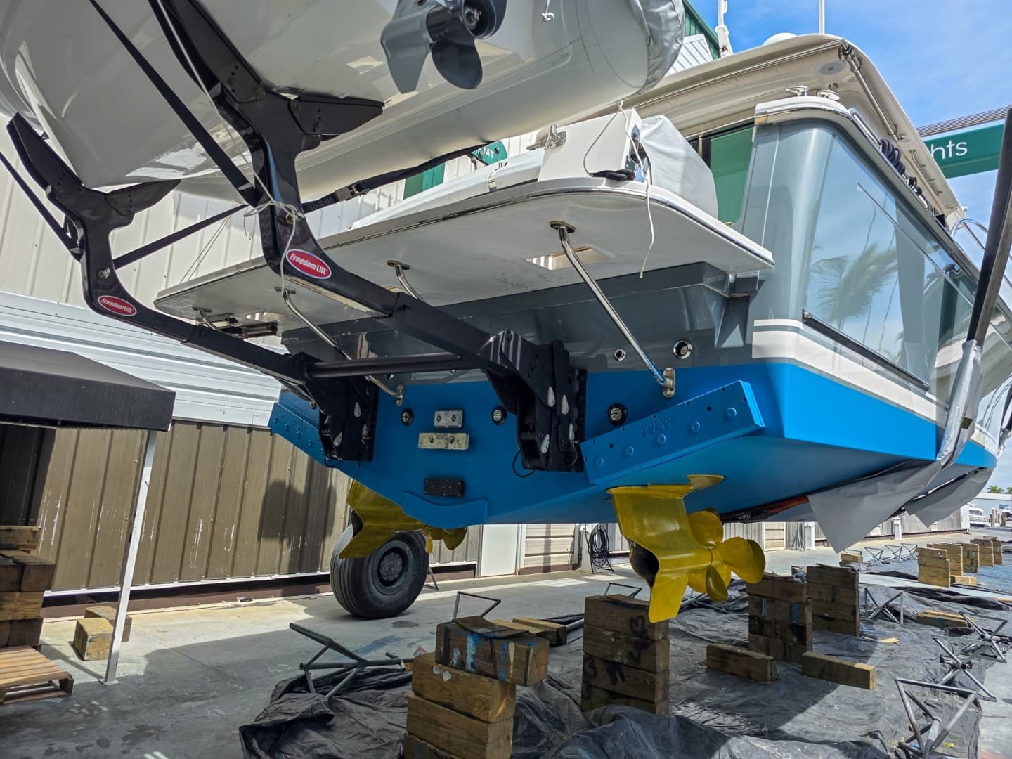 2025 Sabre 43 Salon Express