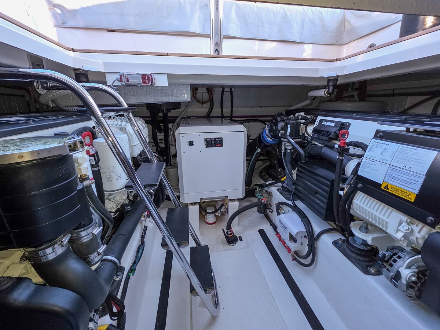 2025 Sabre 43 Salon Express