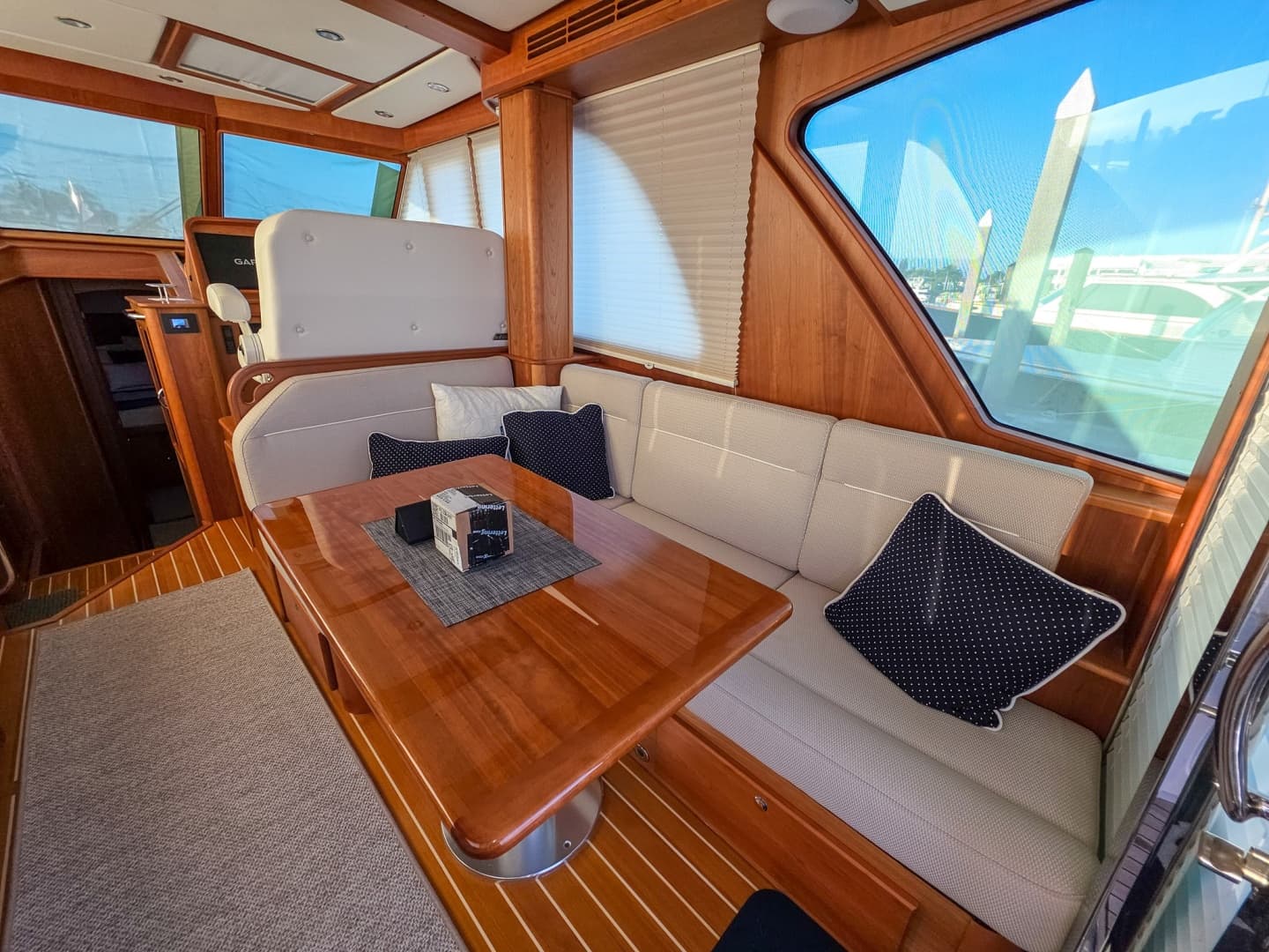 2025 Sabre 43 Salon Express