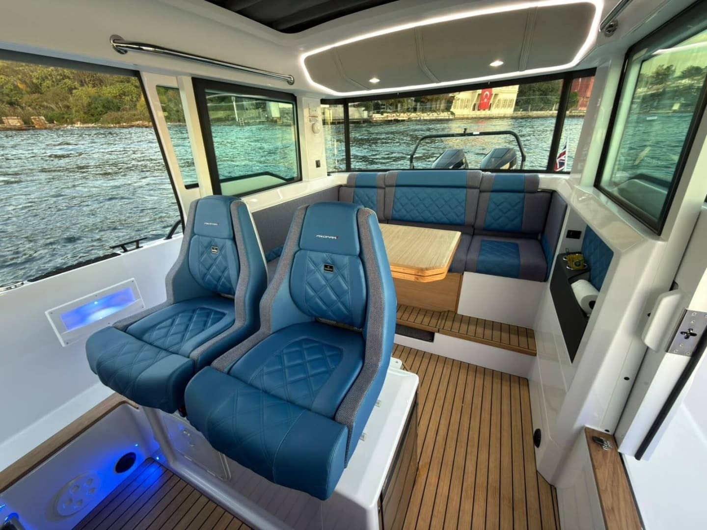 2026 Axopar 37 XC Cross Cabin