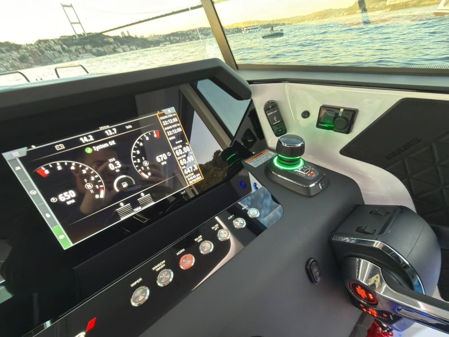 2026 Axopar 37 XC Cross Cabin