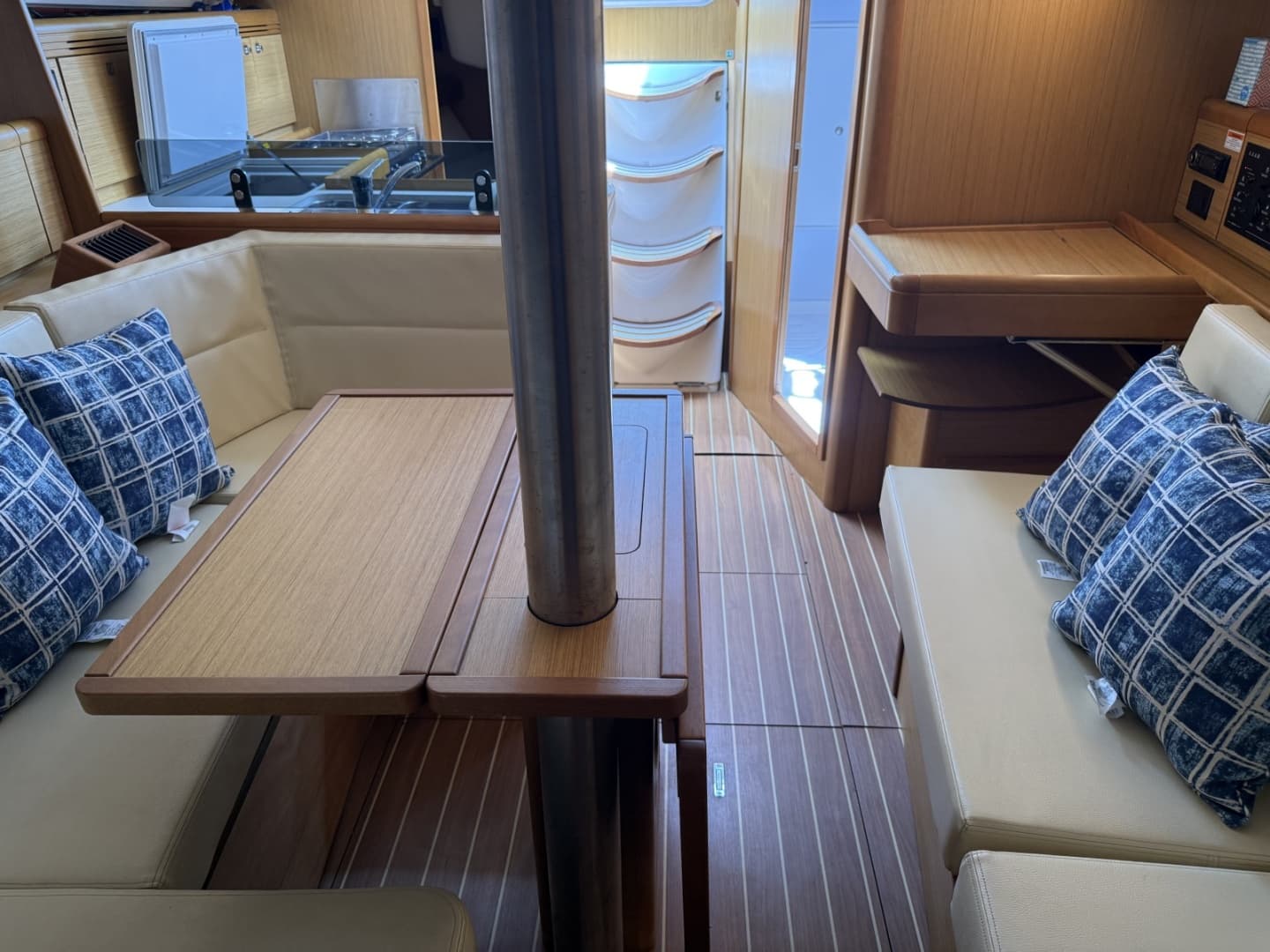 2010 Jeanneau 36i