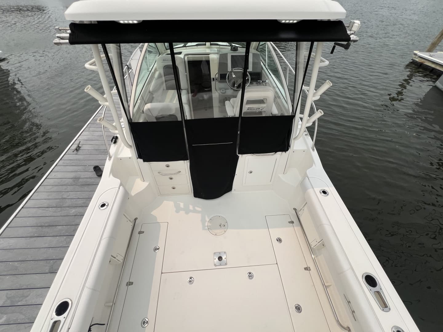 2013 Boston Whaler Conquest