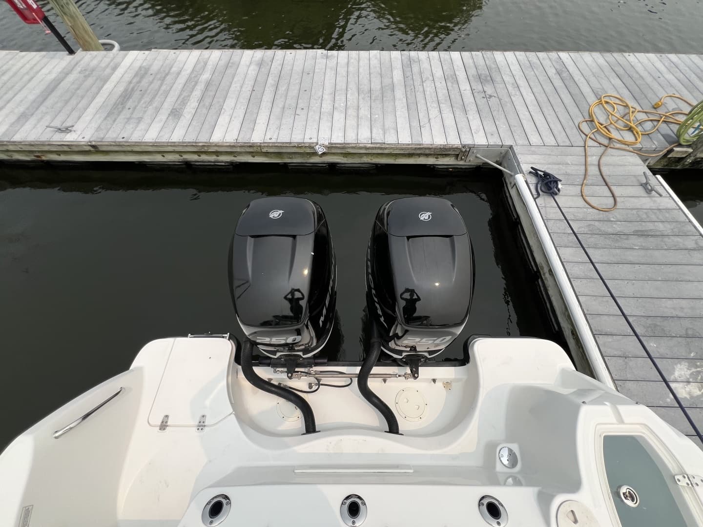 2013 Boston Whaler Conquest