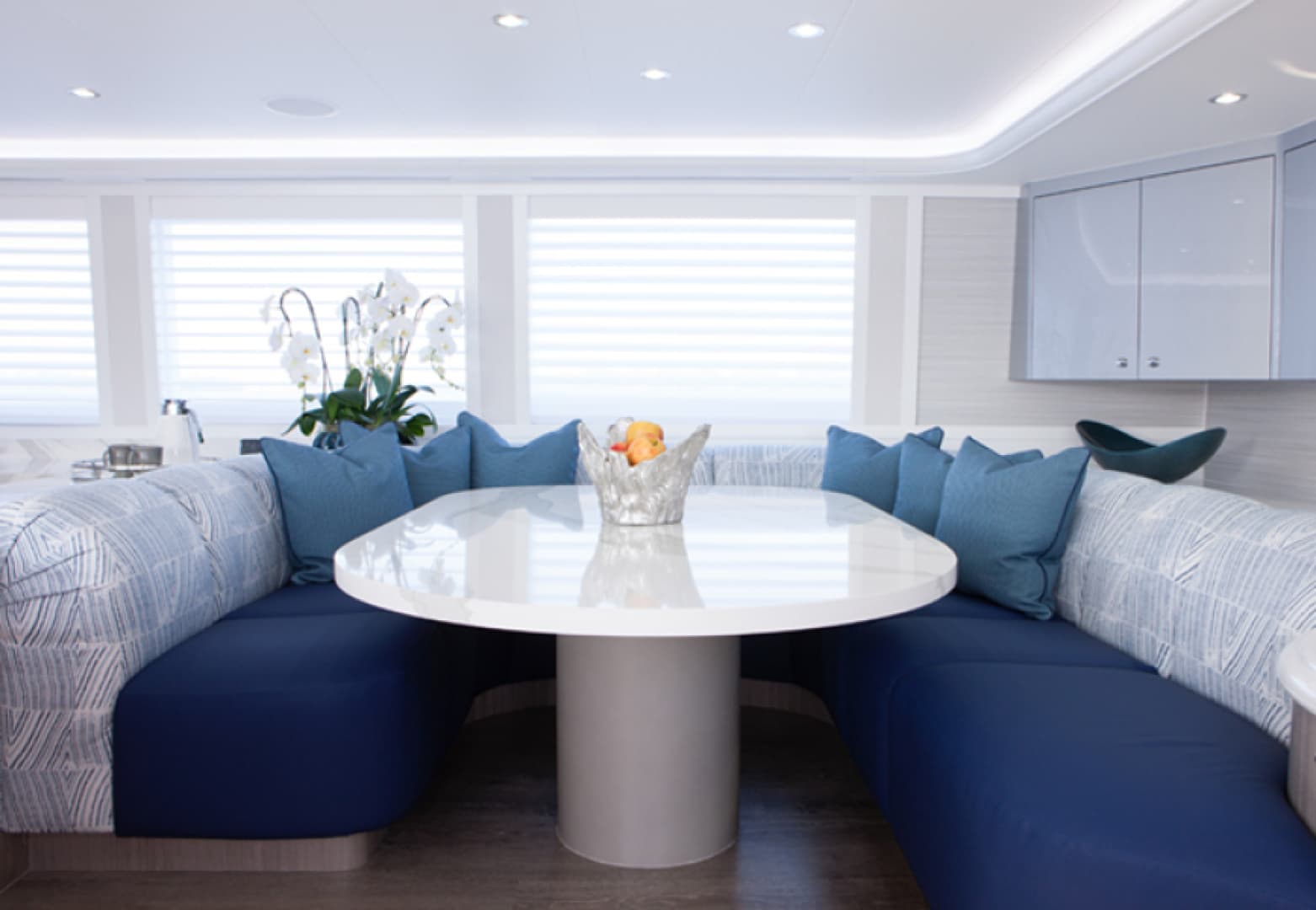 Galley/Dinette