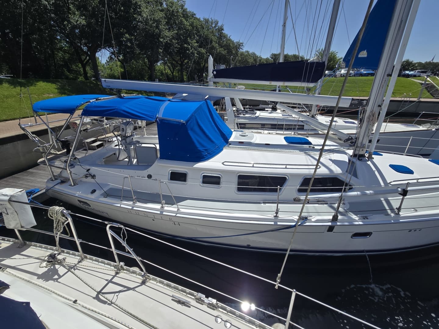 2007 Hunter 44 DS