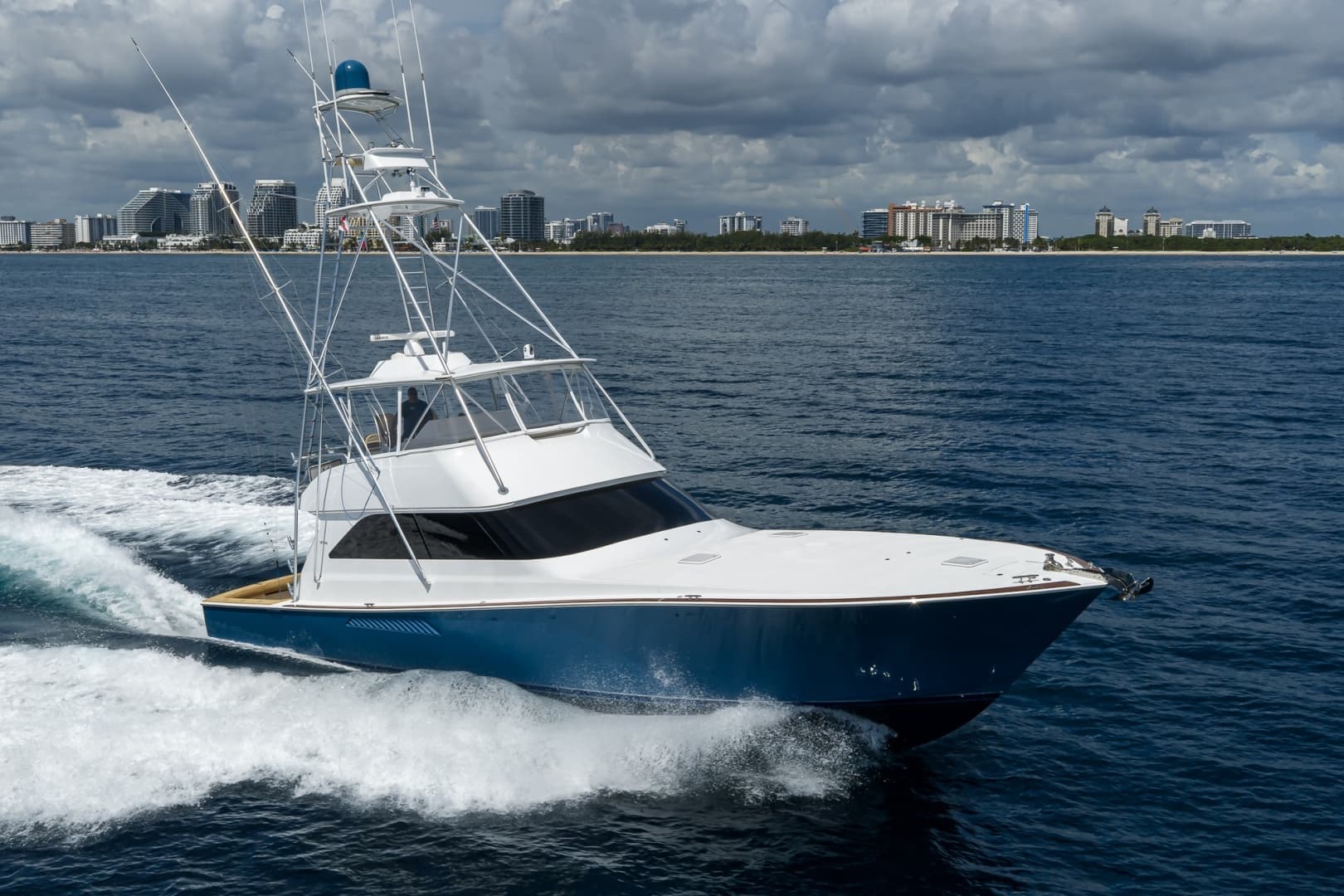 2002 Viking 61 Convertible