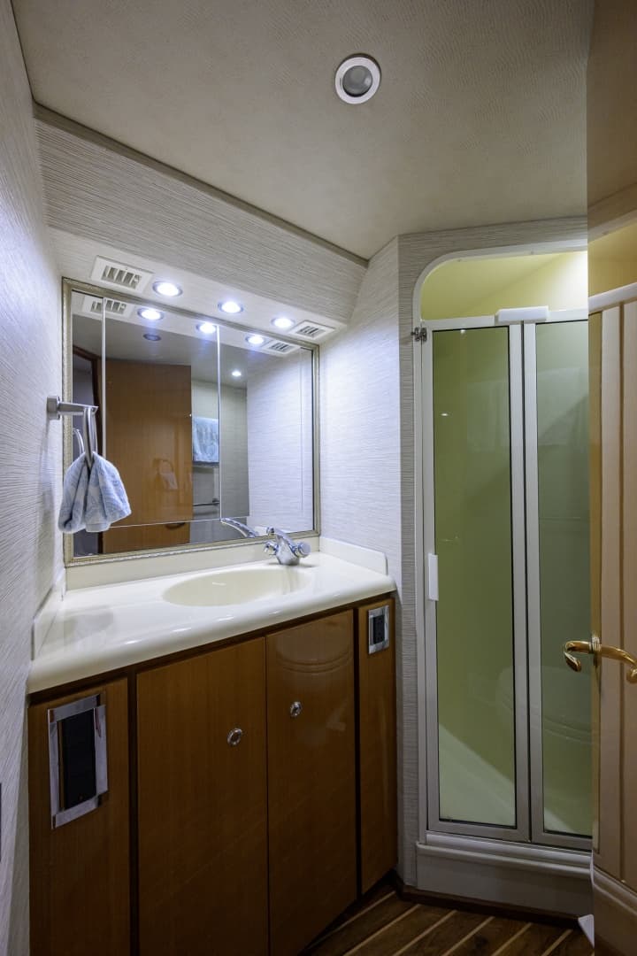 2002 Viking 61 Convertible