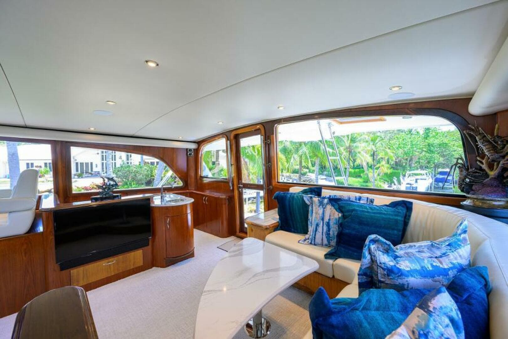 2004 Sea Force IX 82 Enclosed Bridge