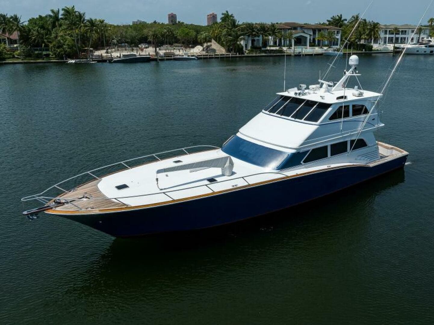2004 Sea Force IX 82 Enclosed Bridge