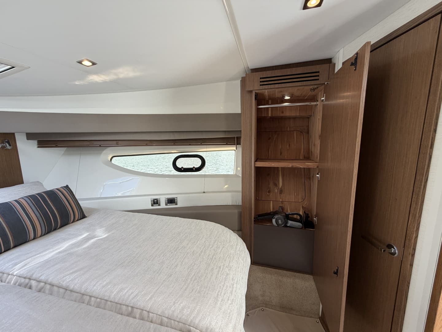 2017 Sea Ray 460 Sundancer