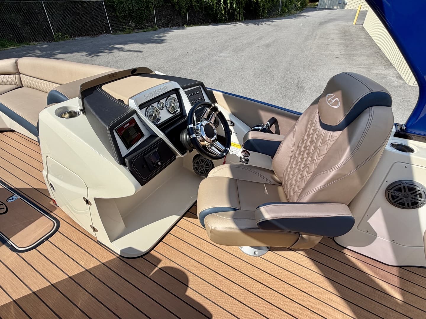 2019 Harris Crowne 250 SL Tritoon