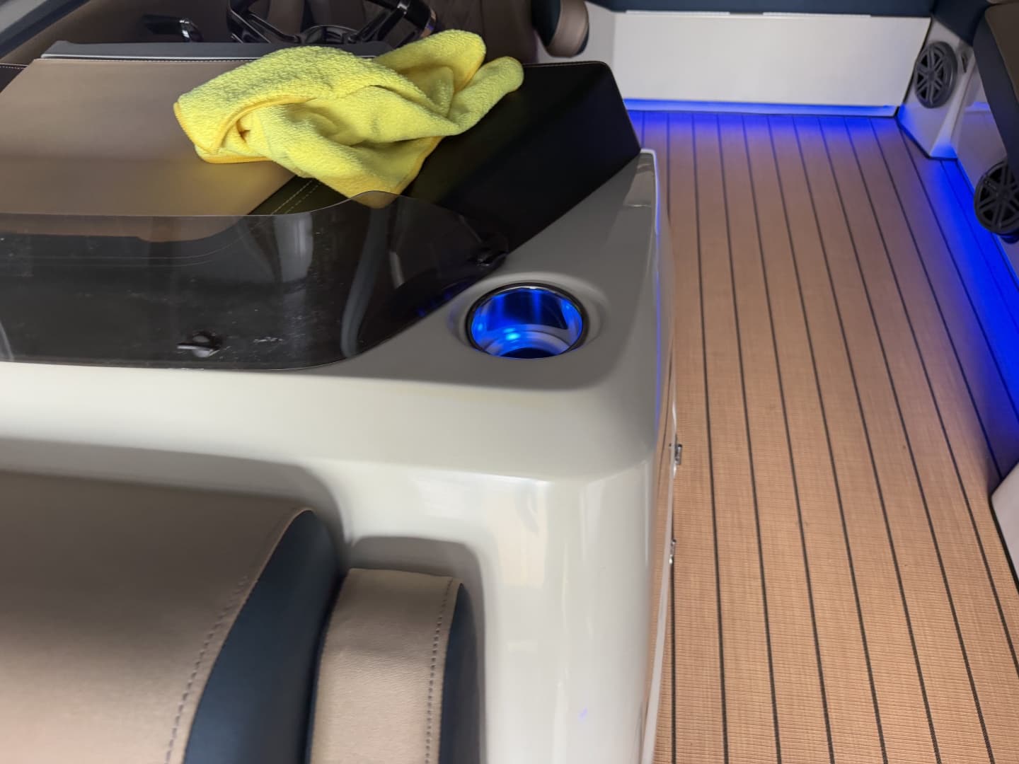 2019 Harris Crowne 250 SL Tritoon