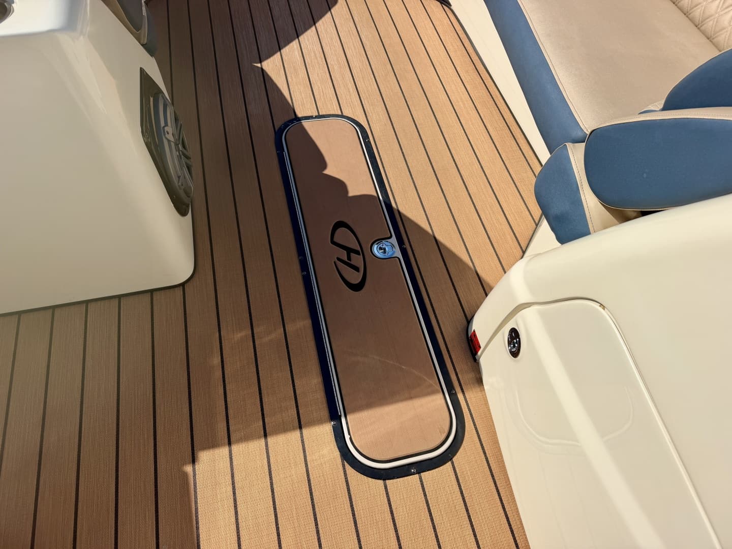 2019 Harris Crowne 250 SL Tritoon