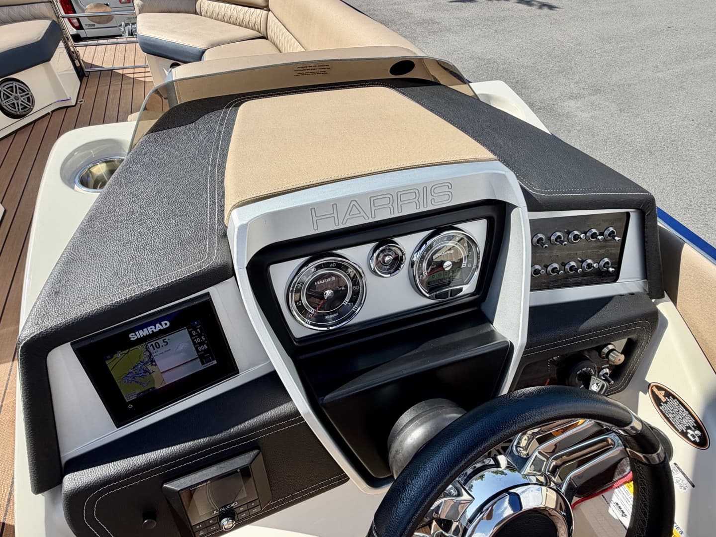 2019 Harris Crowne 250 SL Tritoon