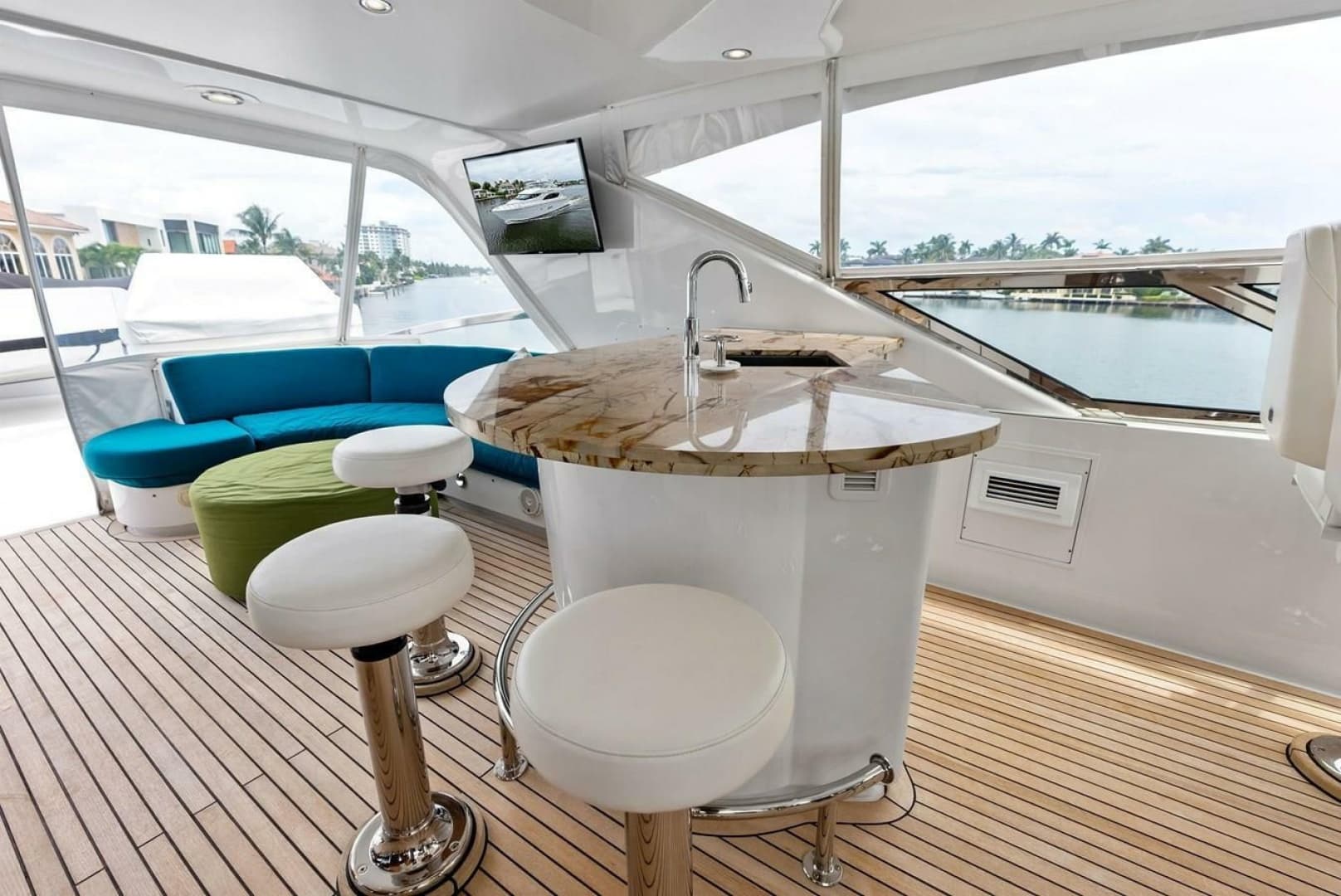 2007 Hatteras 