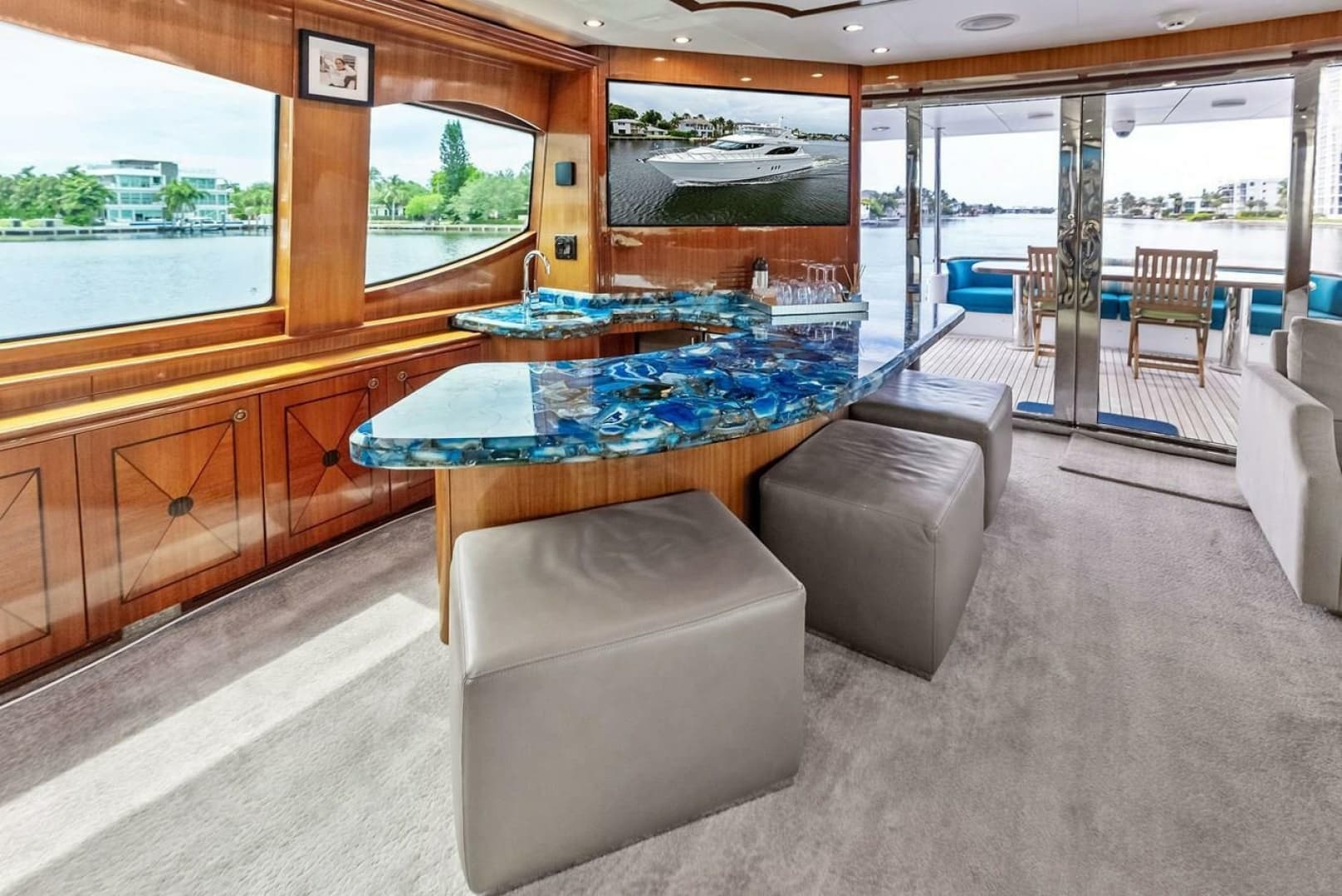 2007 Hatteras 