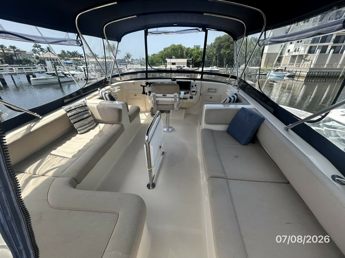 40' Mainship flybridge forward