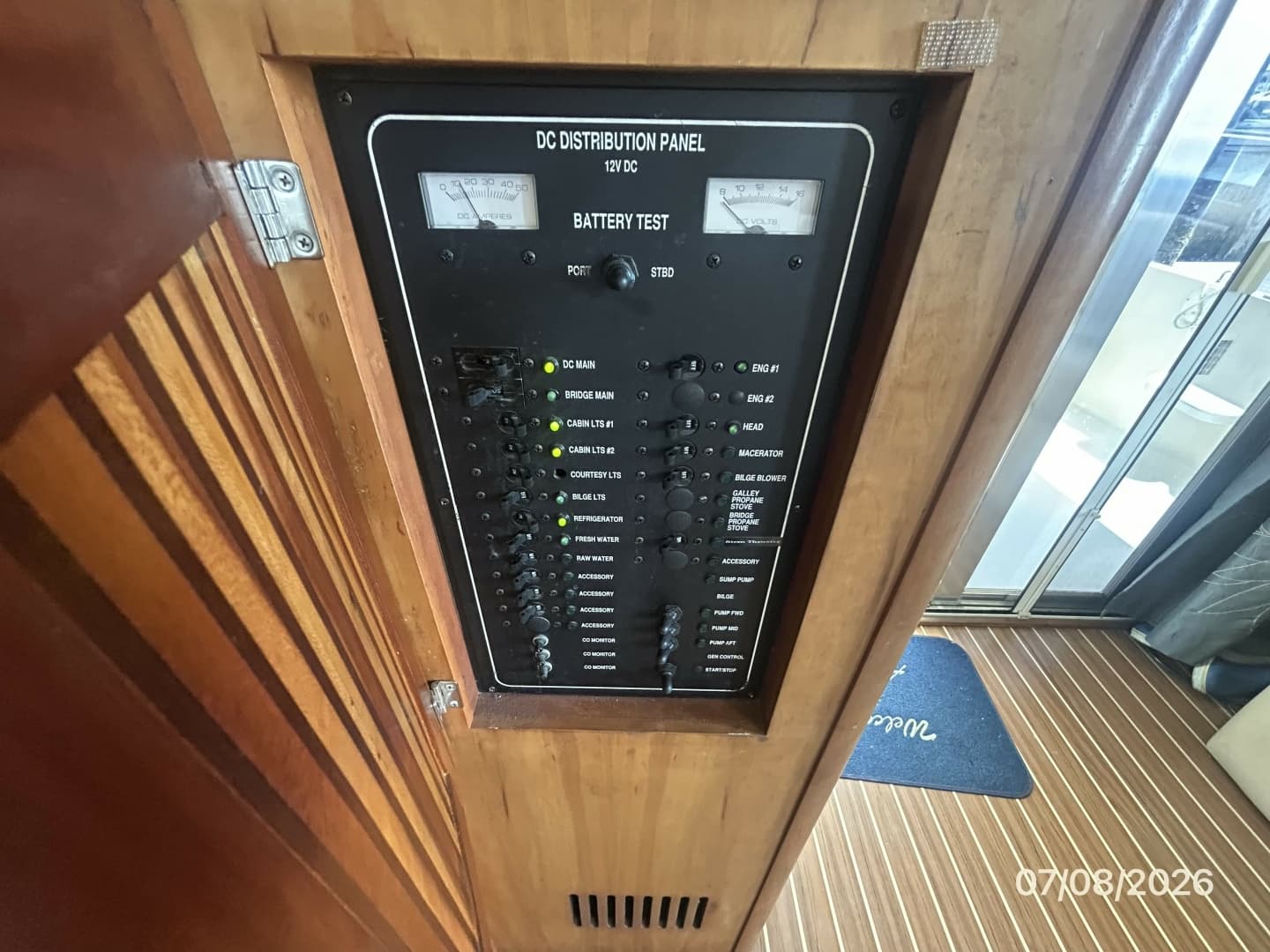 40' Mainship electrical panel1