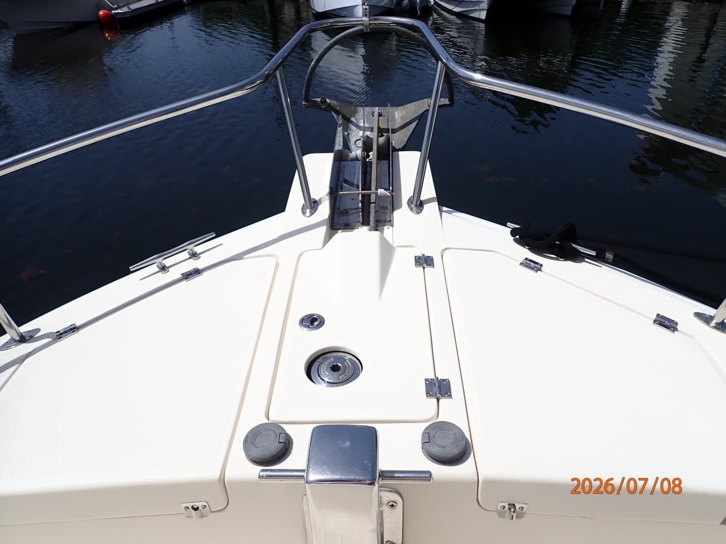40' Mainship anchor windlass1
