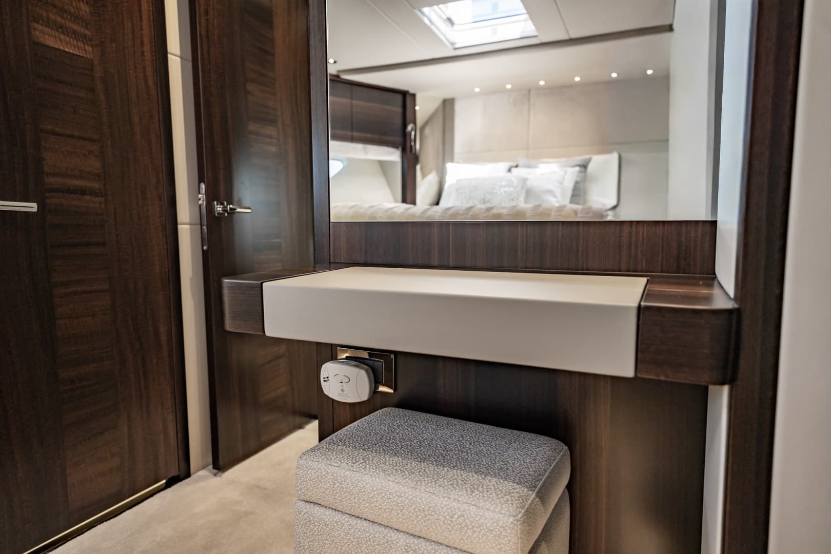 2025 Sunseeker 76 Yacht
