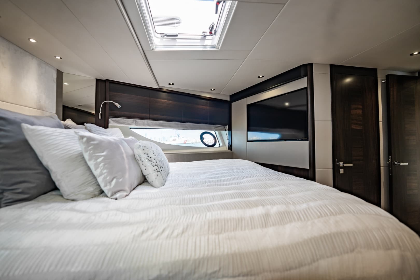 2025 Sunseeker 76 Yacht
