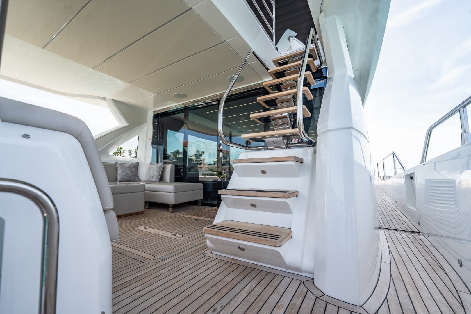2025 Sunseeker 76 Yacht