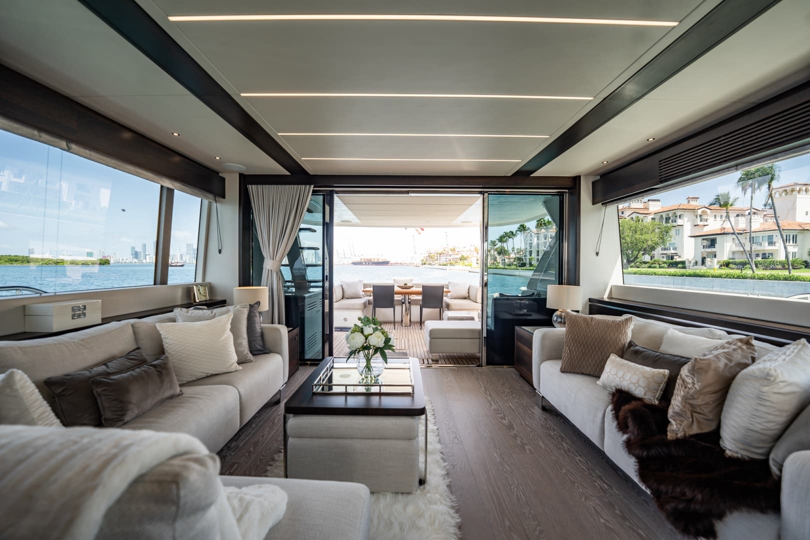 2025 Sunseeker 76 Yacht
