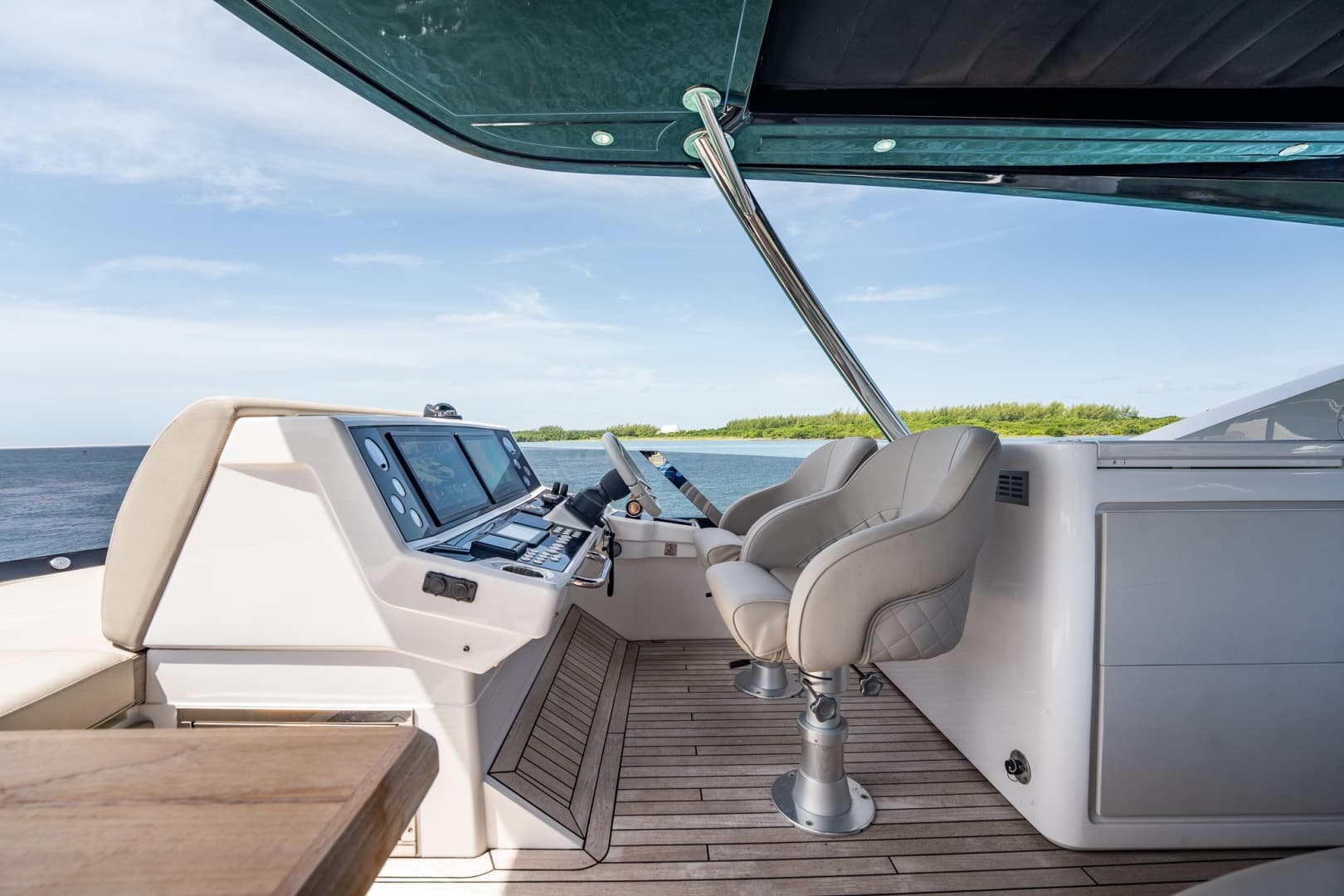 2025 Sunseeker 76 Yacht