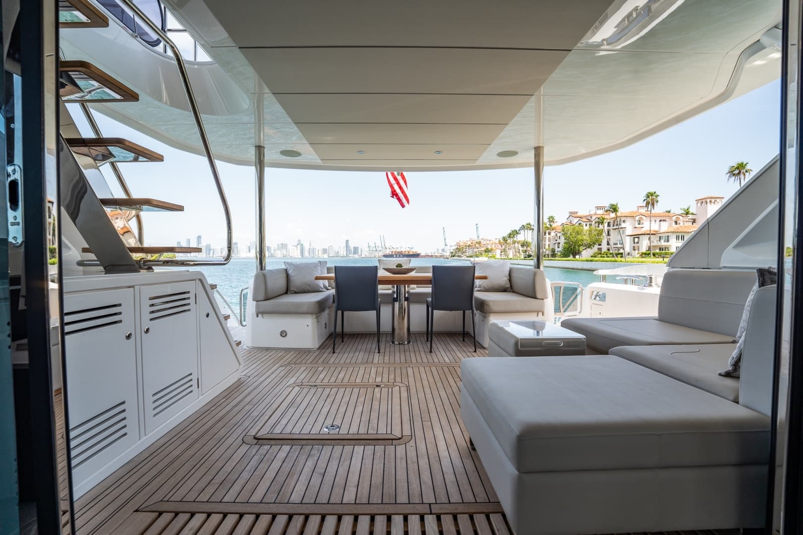 2025 Sunseeker 76 Yacht