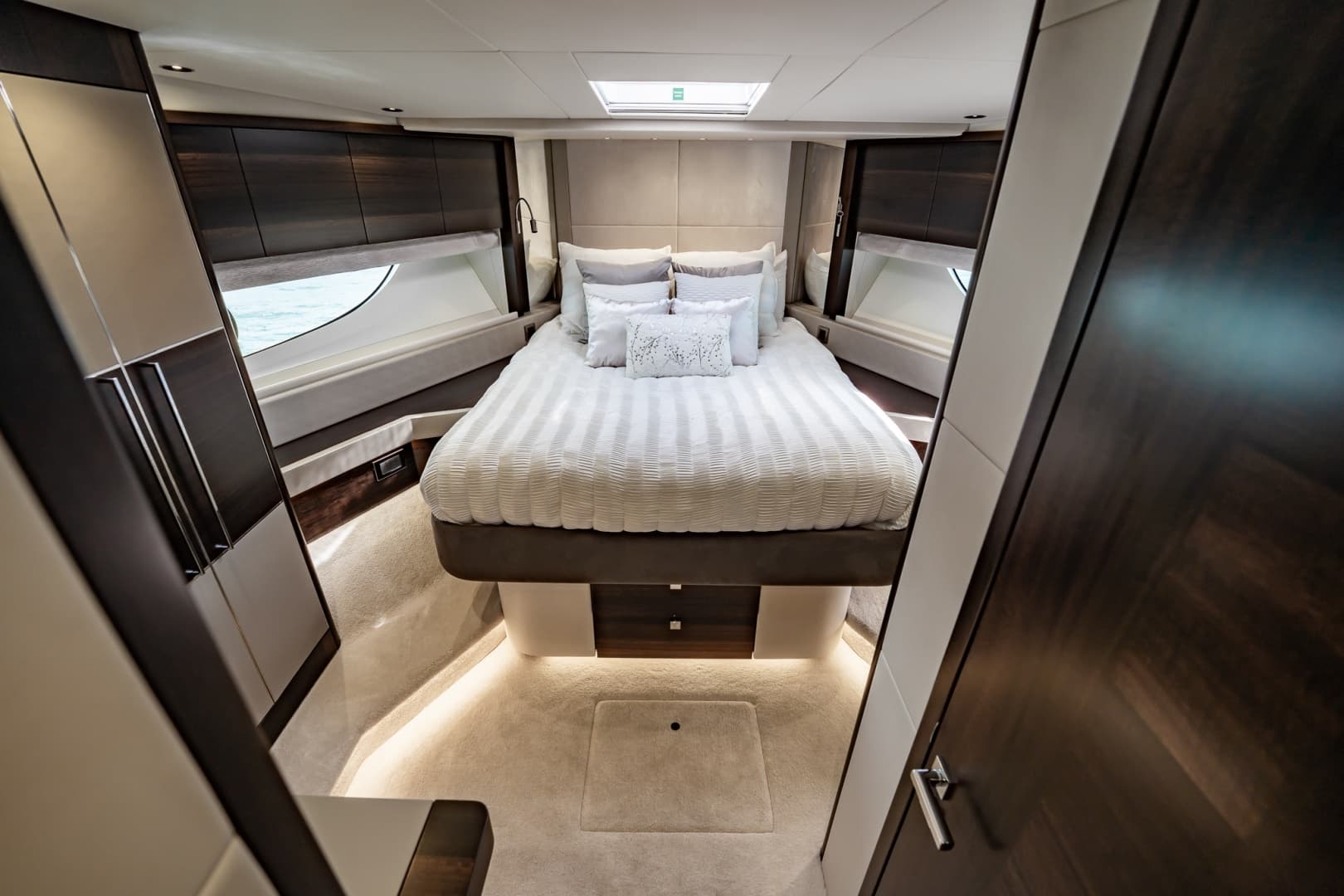 2025 Sunseeker 76 Yacht